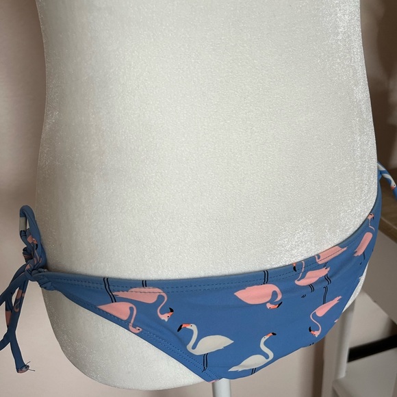 OP Triangle String Bikini - Picture 4 of 6